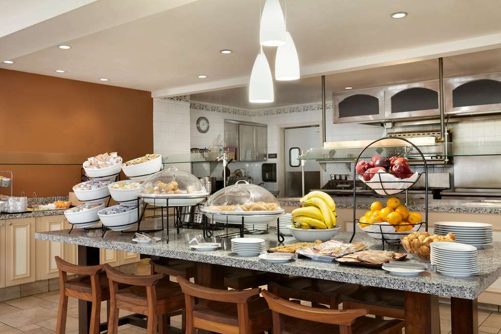 Hilton Garden Hotel 3*