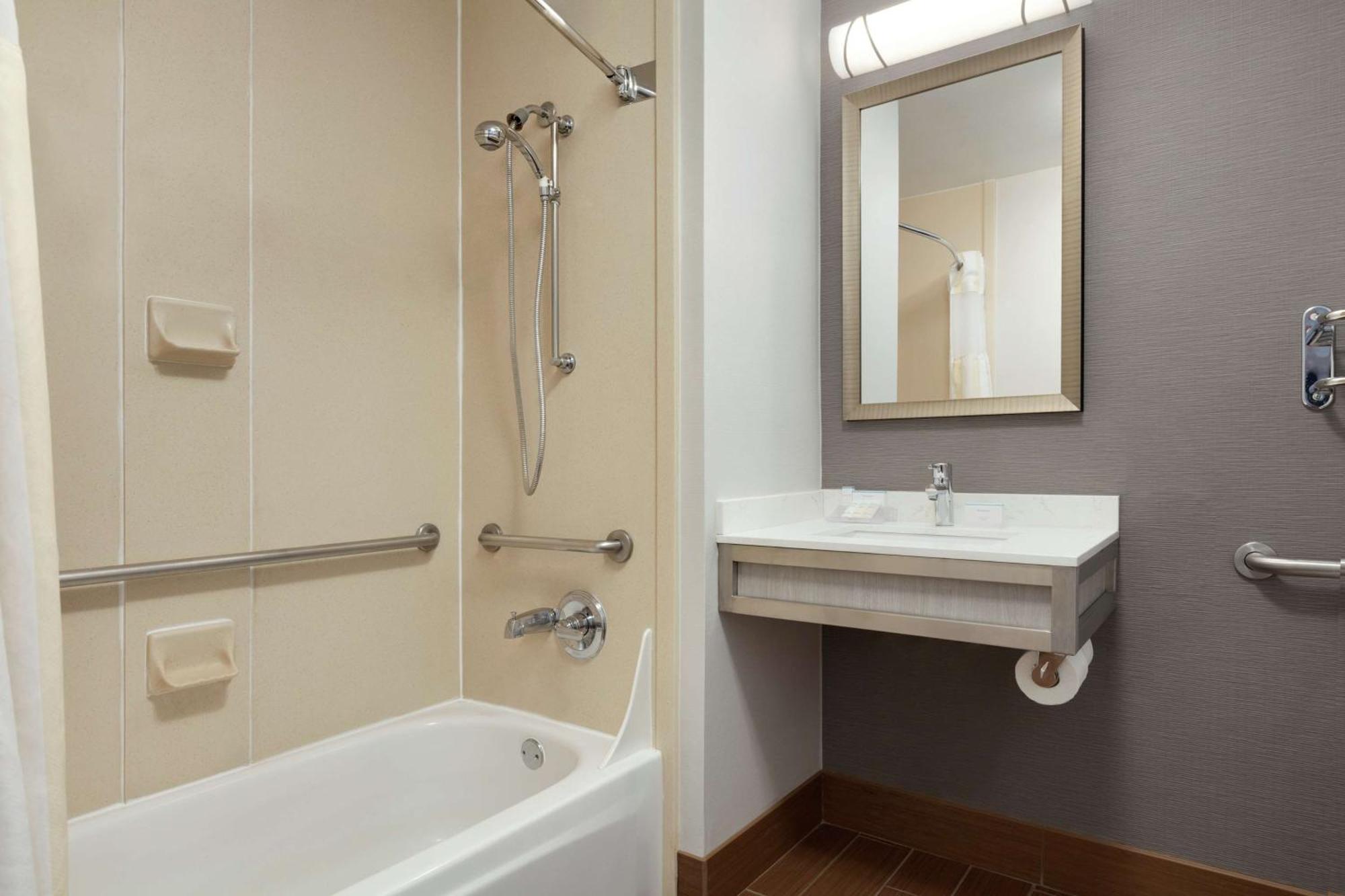 Hilton Garden 3* Gilroy