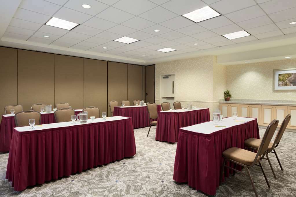 Hilton Garden Hotel 3*